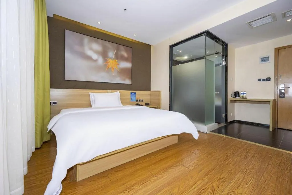 Bed in IU Hotel Chongqing Jiangbei International Airport