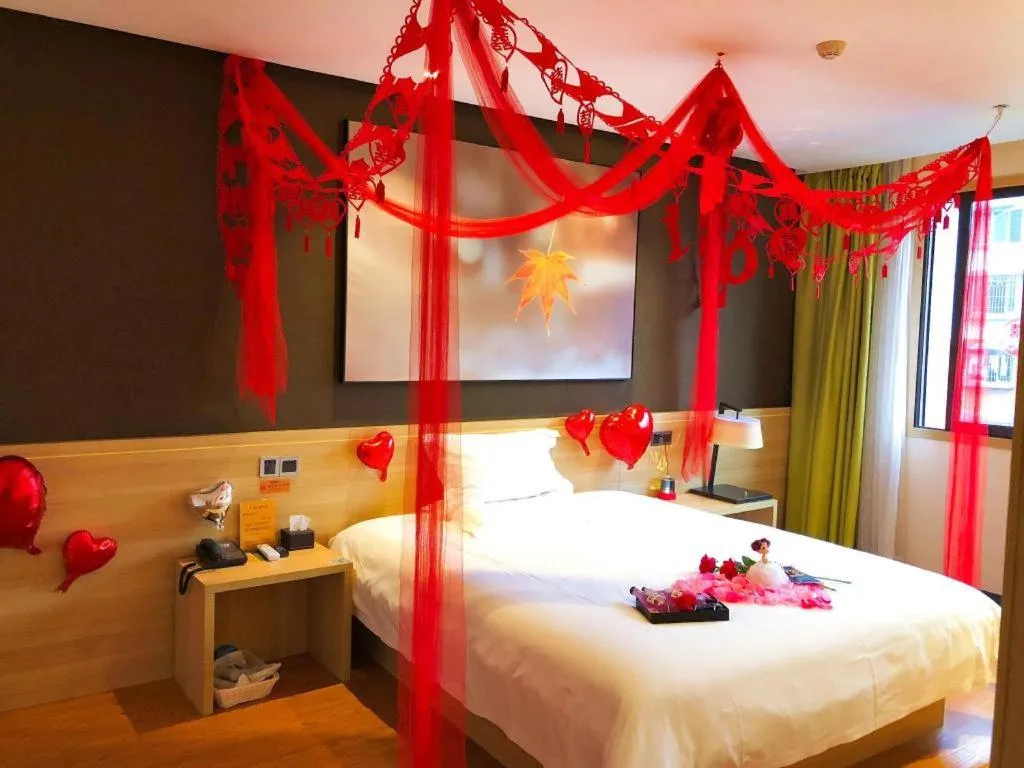 Bed in IU Hotel Chongqing Jiangbei International Airport