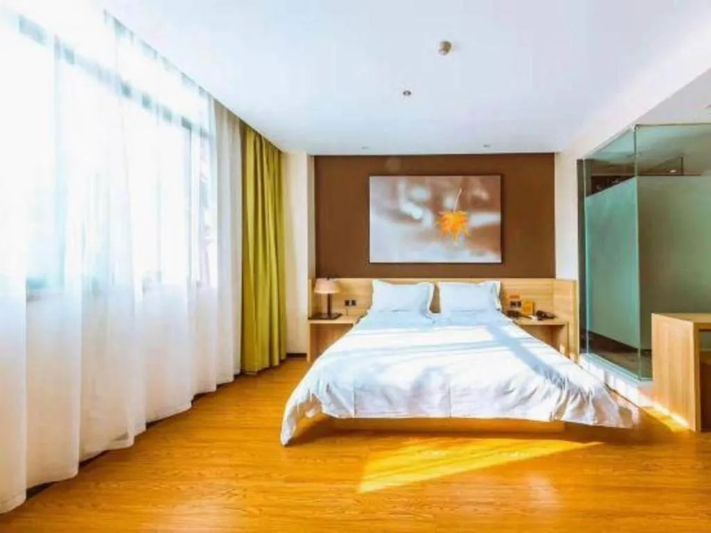 Bed in IU Hotel Chongqing Jiangbei International Airport