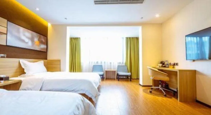 Bed in IU Hotel Chongqing Jiangbei International Airport