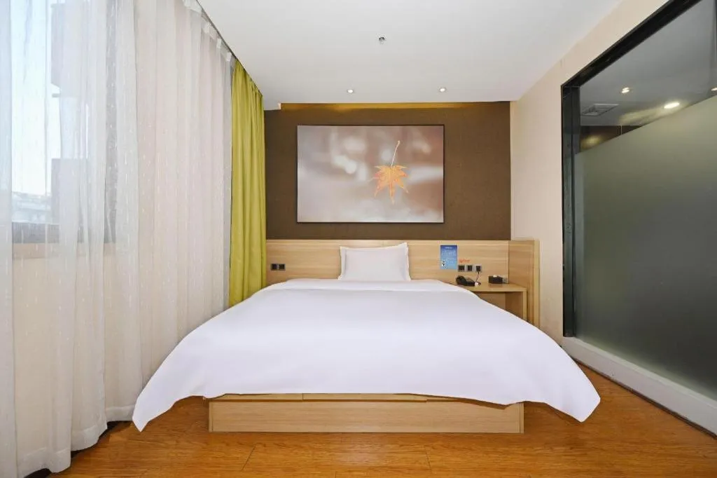 Bed in IU Hotel Chongqing Jiangbei International Airport
