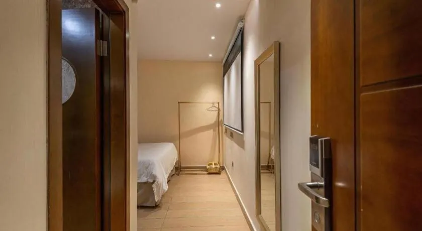 Bed in Leisurely Hotel Shenzhen