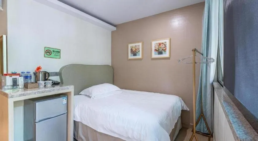 Bed in Leisurely Hotel Shenzhen