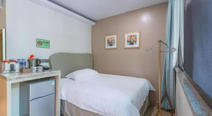 Bed in Leisurely Hotel Shenzhen