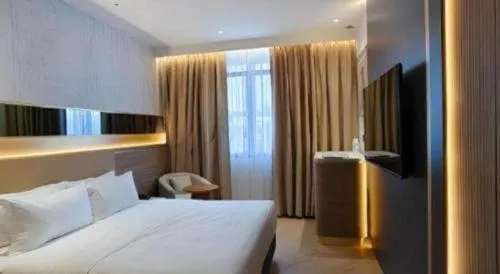 Grand City Hotel