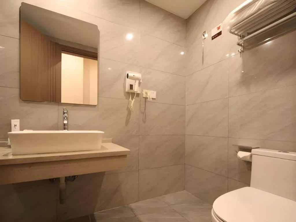 7Days Premium Yichang Railway Station East