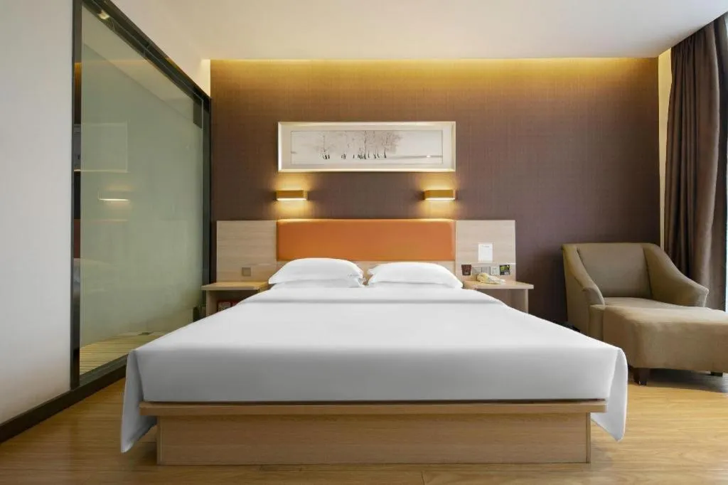 Bed in 7Days Premium Yichang Railway Station East