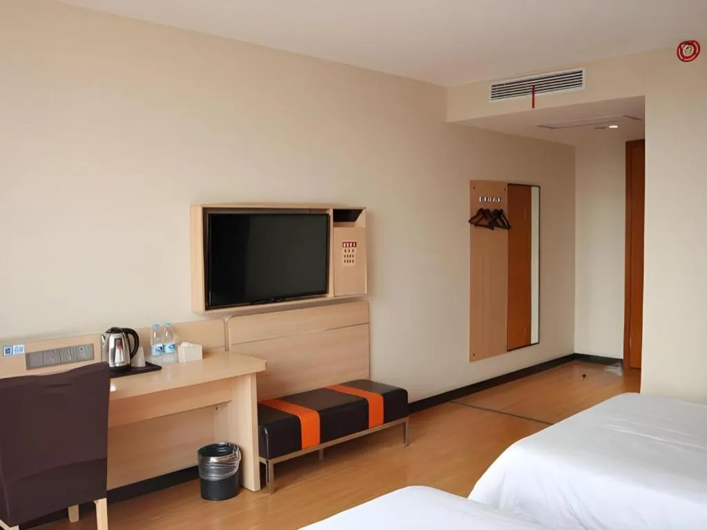 Bed in 7Days Premium Yichang Railway Station East