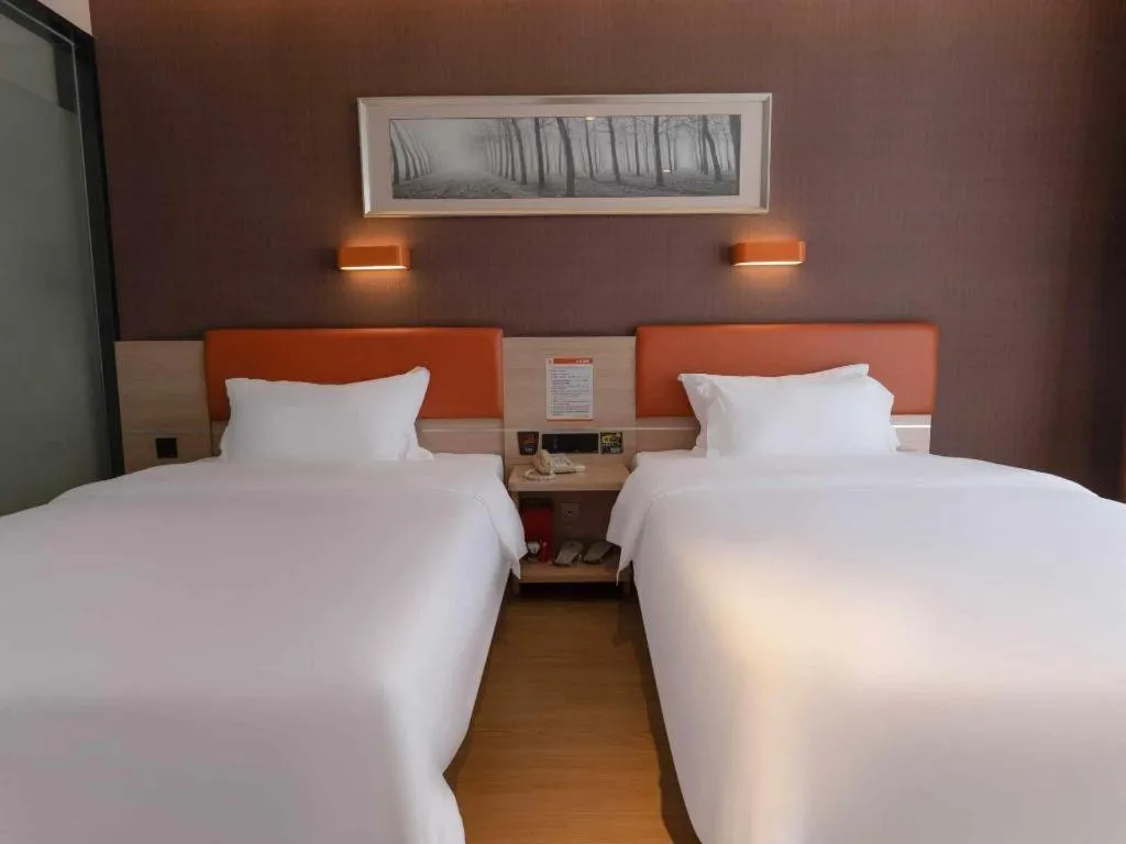 Bed in 7Days Premium Yichang Railway Station East