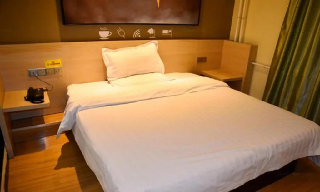 Bed in 7 Days Inn Tai'an Dongpingxi Hualian