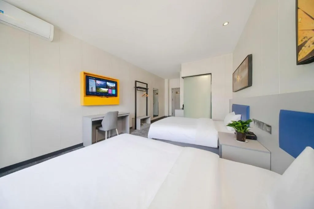 Bed in 7 Days Inn Tai'an Dongpingxi Hualian