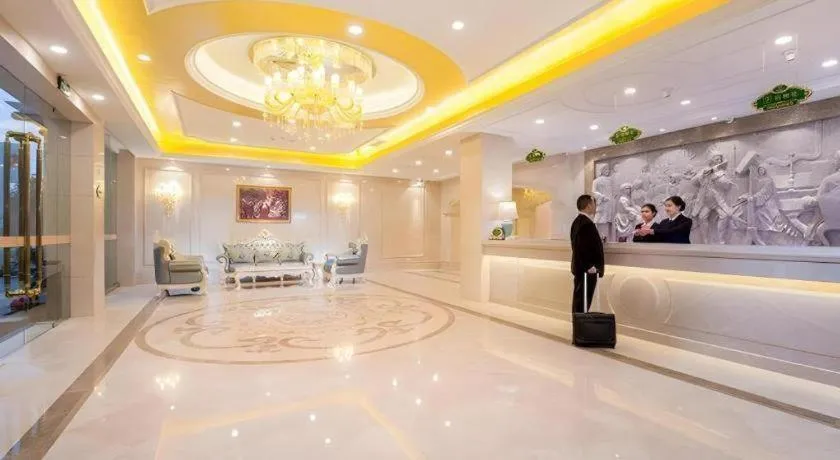 Vienna Hotel Chengdu Chunxi Road Lijiatuo Metro Station