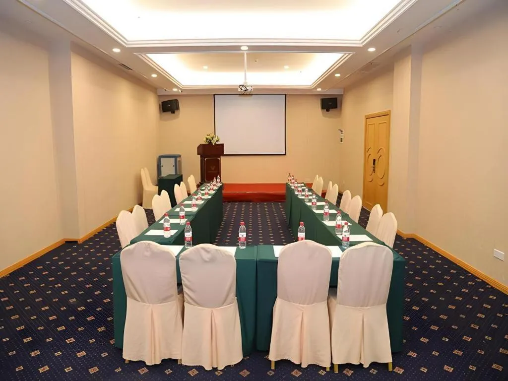 Vienna Hotel Chengdu Chunxi Road Lijiatuo Metro Station