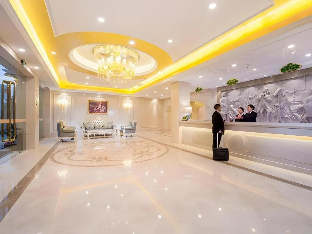 Vienna Hotel Chengdu Chunxi Road Lijiatuo Metro Station