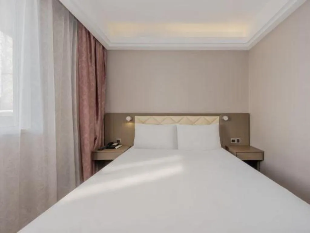 Bed in Yitel Shanghai Hongqiao Railway Station National Convention and Exhibition Center