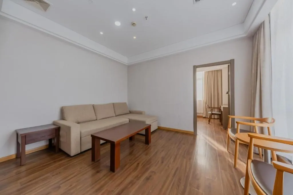 Yitel Shanghai Hongqiao Railway Station National Convention and Exhibition Center