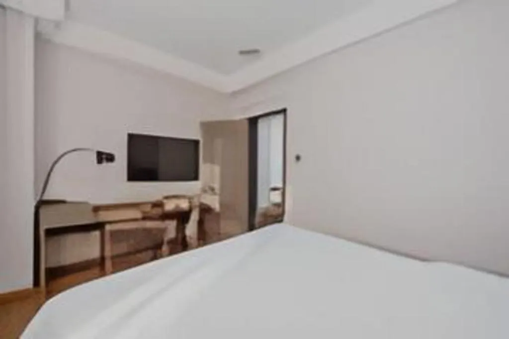 Bed in Yitel Shanghai Hongqiao Railway Station National Convention and Exhibition Center