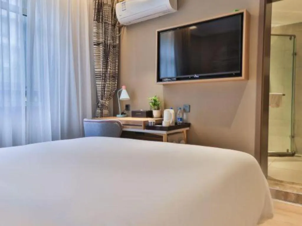 Bed in Home Inn Neo Leshan Central Food Street