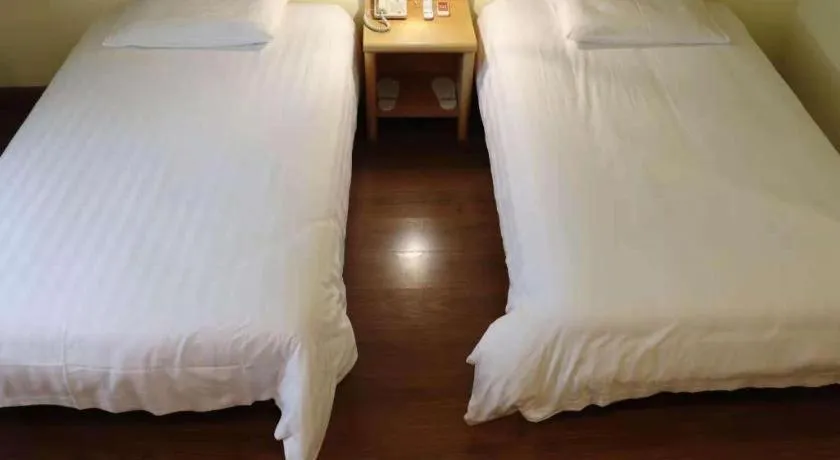 Bed in Home Inn Neo Leshan Central Food Street