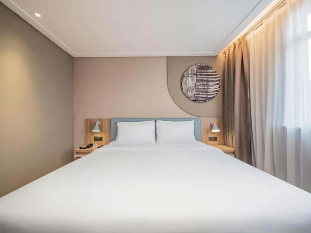 Bed in Home Inn Neo Leshan Central Food Street