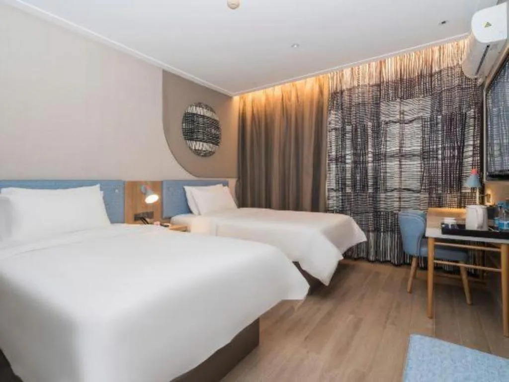 Bed in Home Inn Neo Leshan Central Food Street