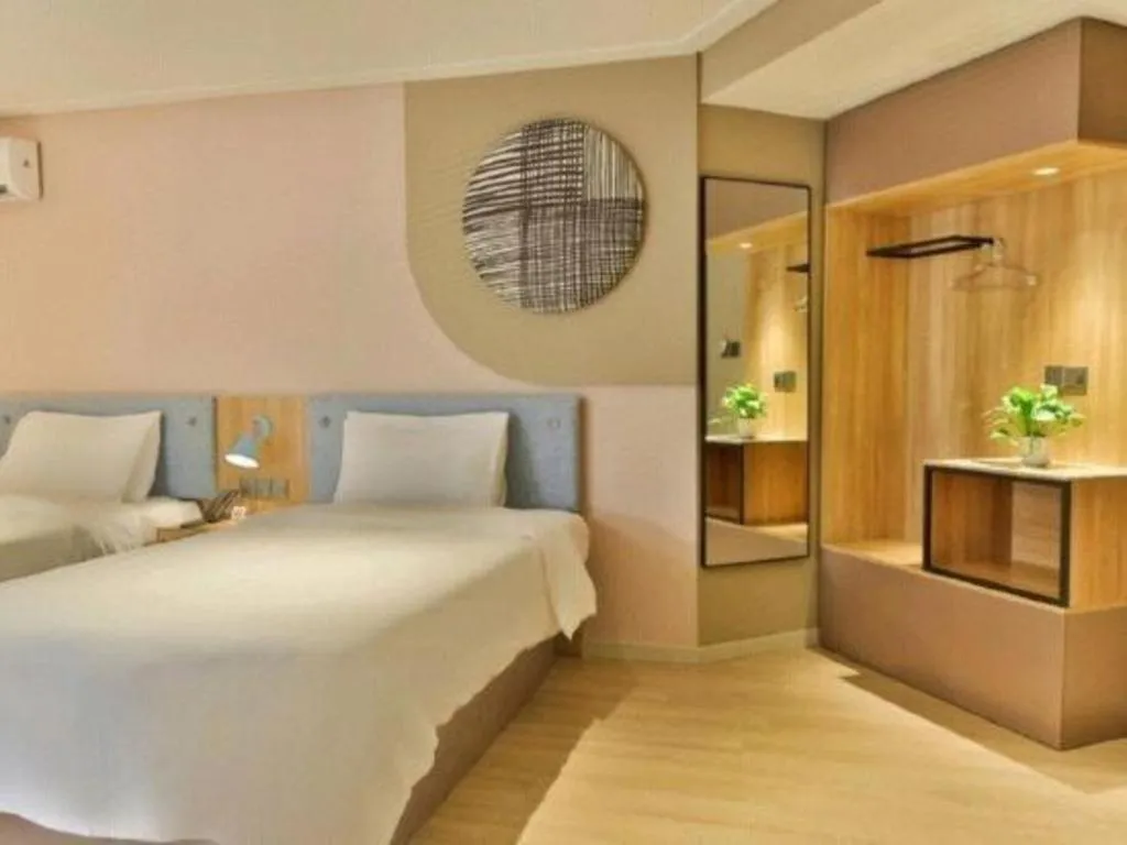 Bed in Home Inn Neo Leshan Central Food Street