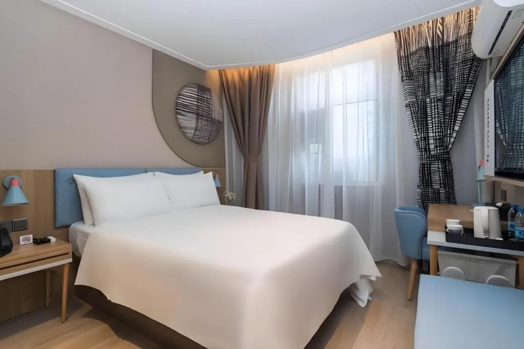 Bed in Home Inn Neo Leshan Central Food Street