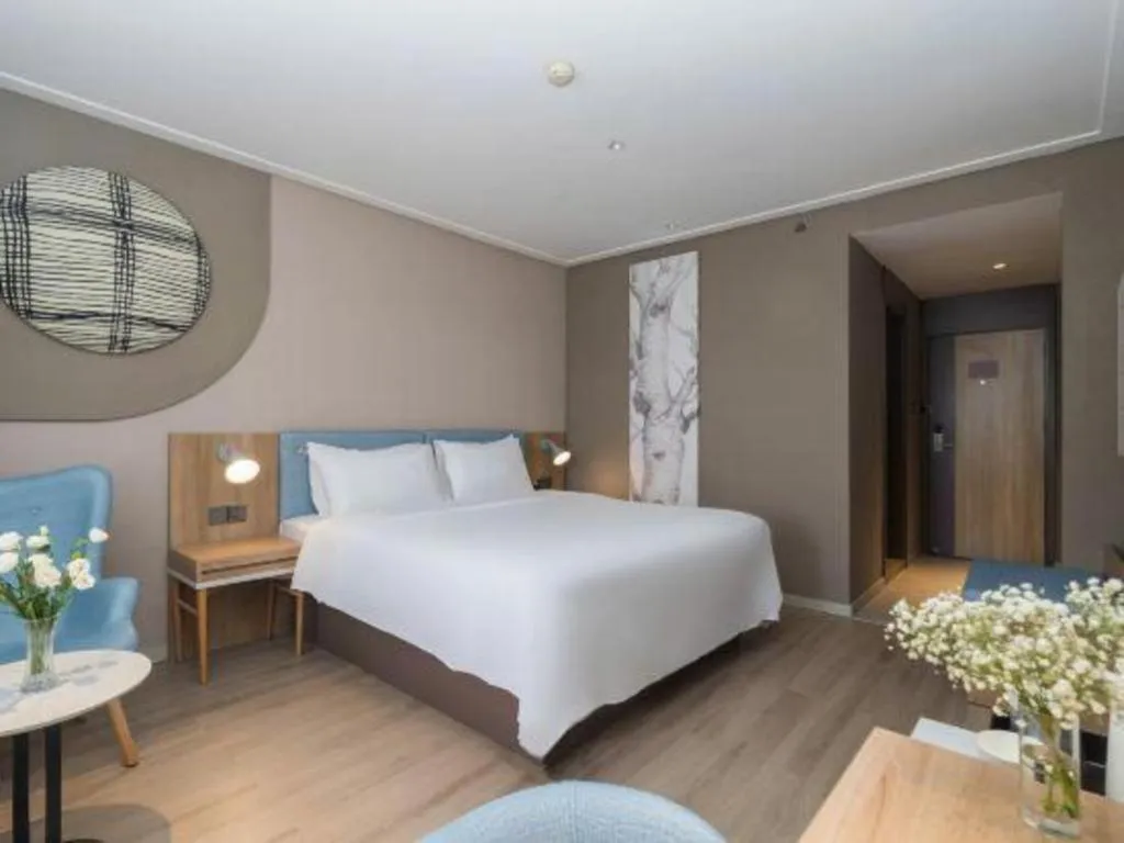 Bed in Home Inn Neo Leshan Central Food Street