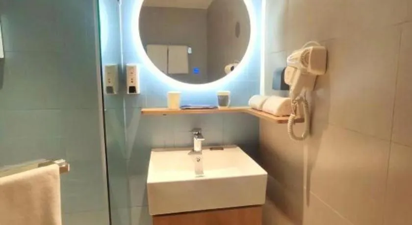 Home Inn Neo Leshan Central Food Street