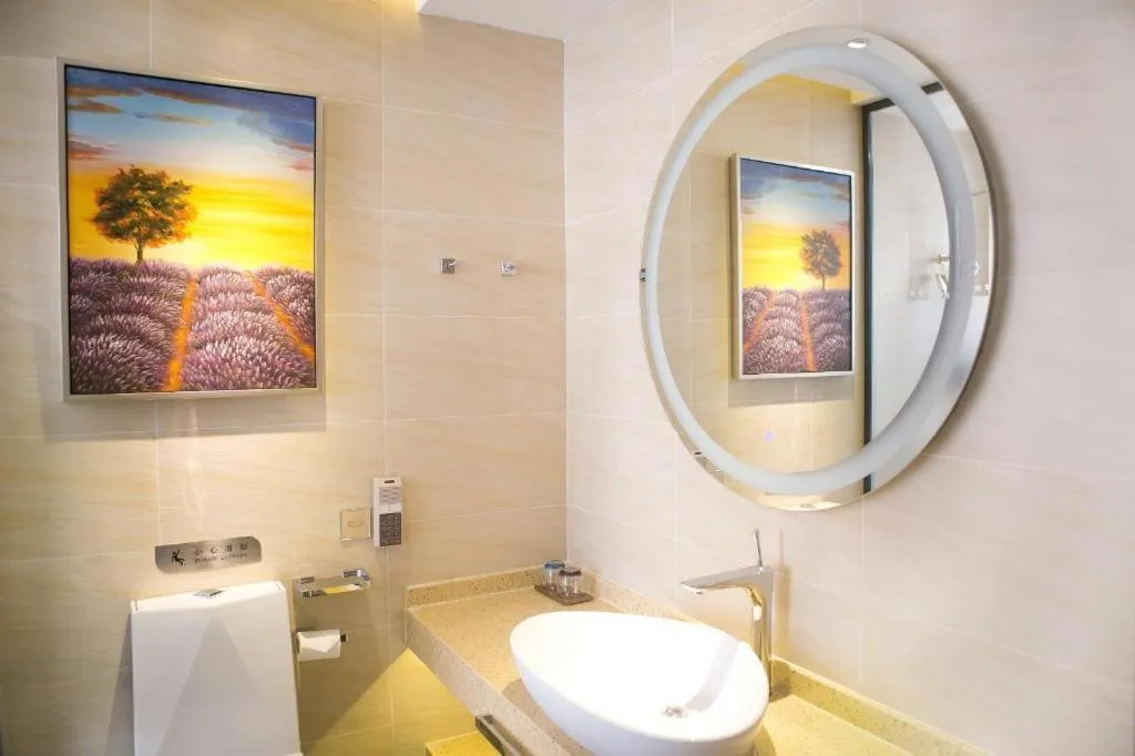 Lavande Hotels Shenzhen Longgang Dayun Center Jixiang Metro Station