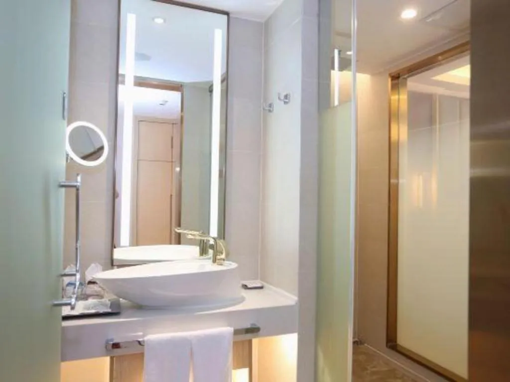 Lavande Hotels Jingshan Bus Station