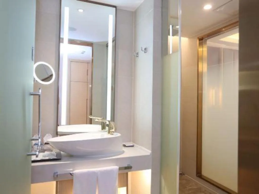 Lavande Hotels Jingshan Bus Station