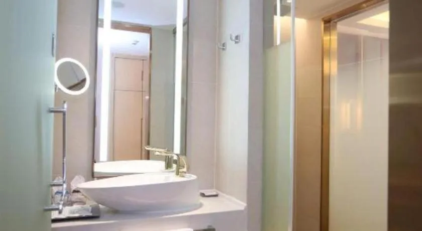 Lavande Hotels Jingshan Bus Station