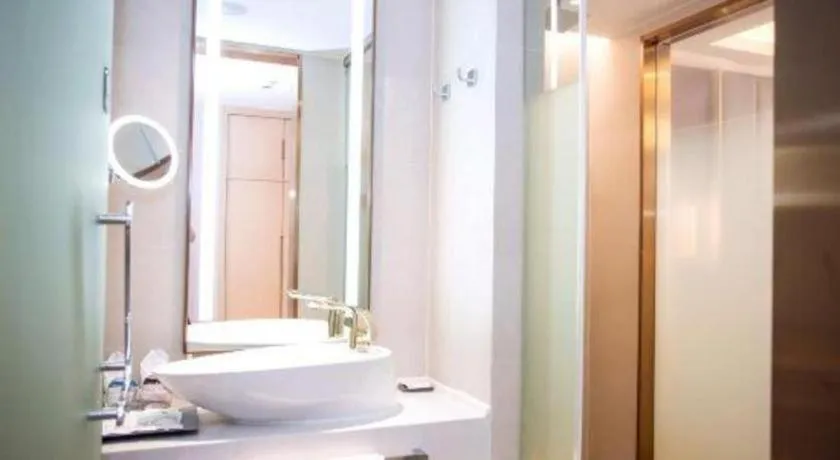 Lavande Hotels Jingshan Bus Station