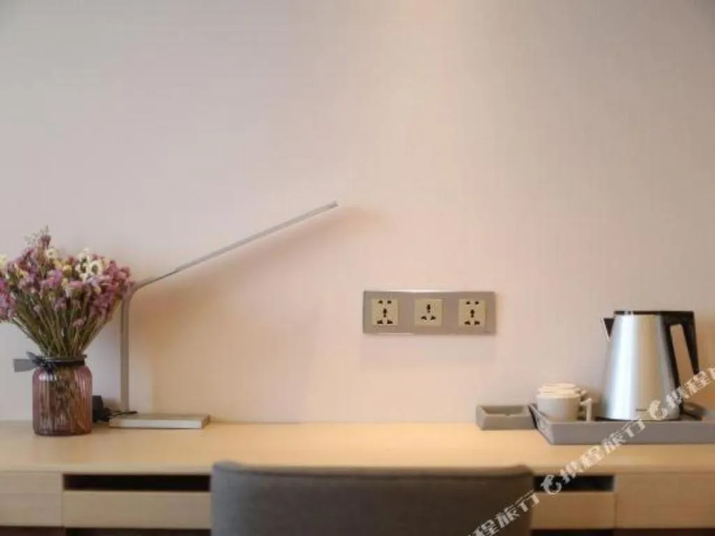 Lavande Hotels Jingshan Bus Station