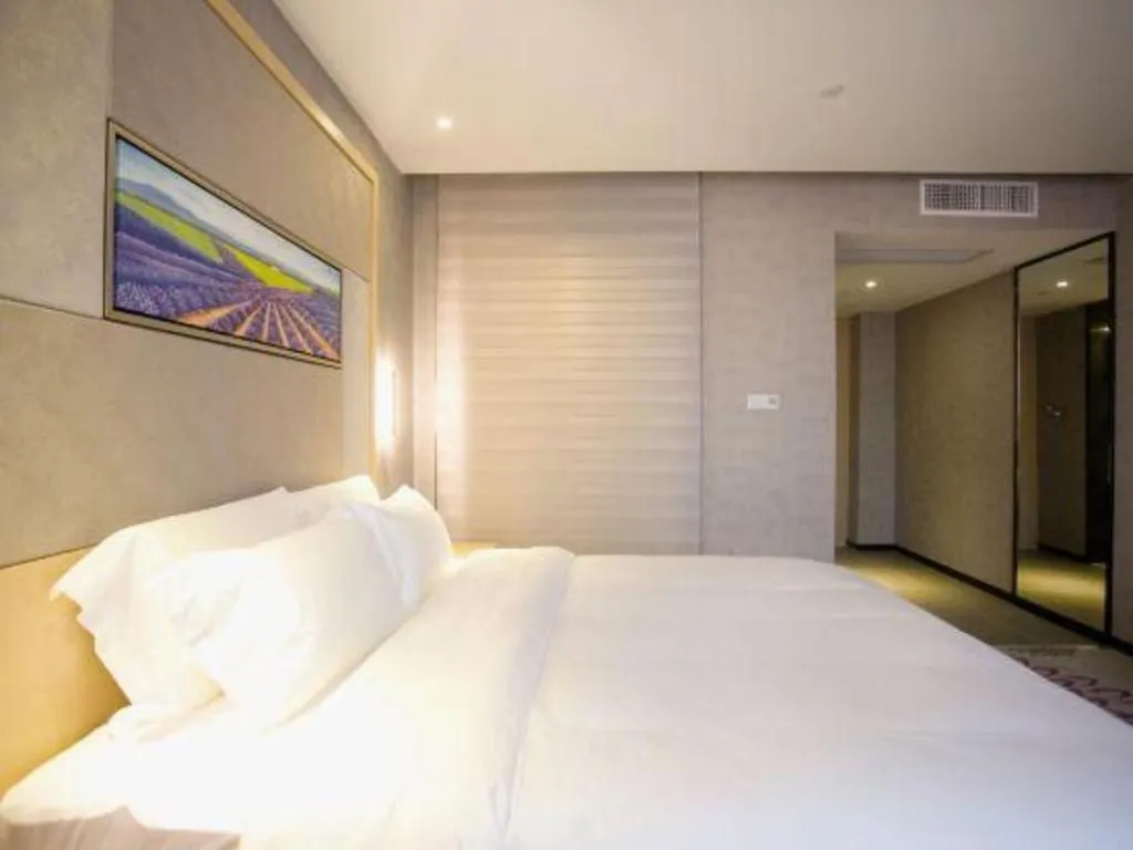 Bed in Lavande Hotels Guangzhou Jiahe Wanggang Metro Station Junhe Avenue