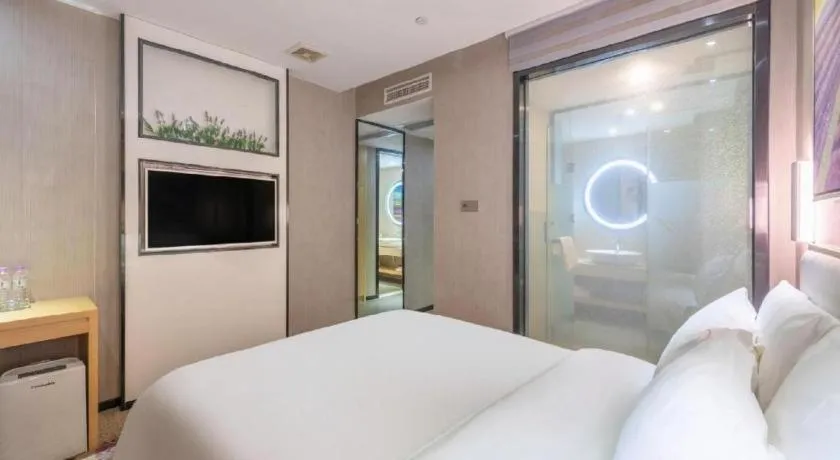 Bed in Lavande Hotels Guangzhou Jiahe Wanggang Metro Station Junhe Avenue