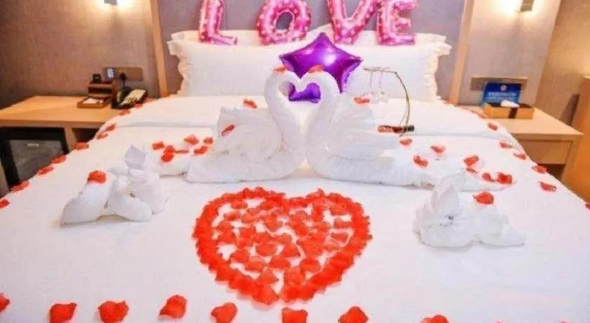 Bed in Lavande Hotels Guangzhou Jiahe Wanggang Metro Station Junhe Avenue