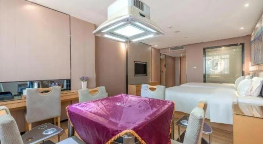 Bed in Lavande Hotels Guangzhou Jiahe Wanggang Metro Station Junhe Avenue