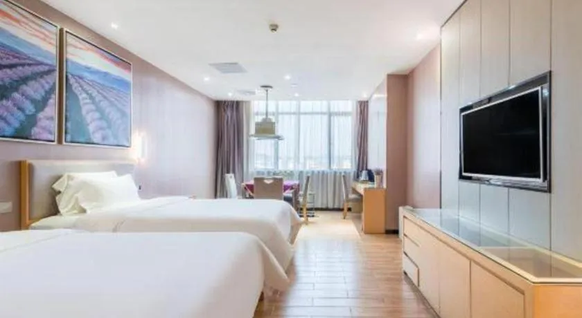 Bed in Lavande Hotels Guangzhou Jiahe Wanggang Metro Station Junhe Avenue