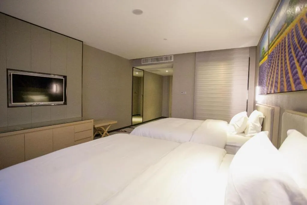Bed in Lavande Hotels Guangzhou Jiahe Wanggang Metro Station Junhe Avenue