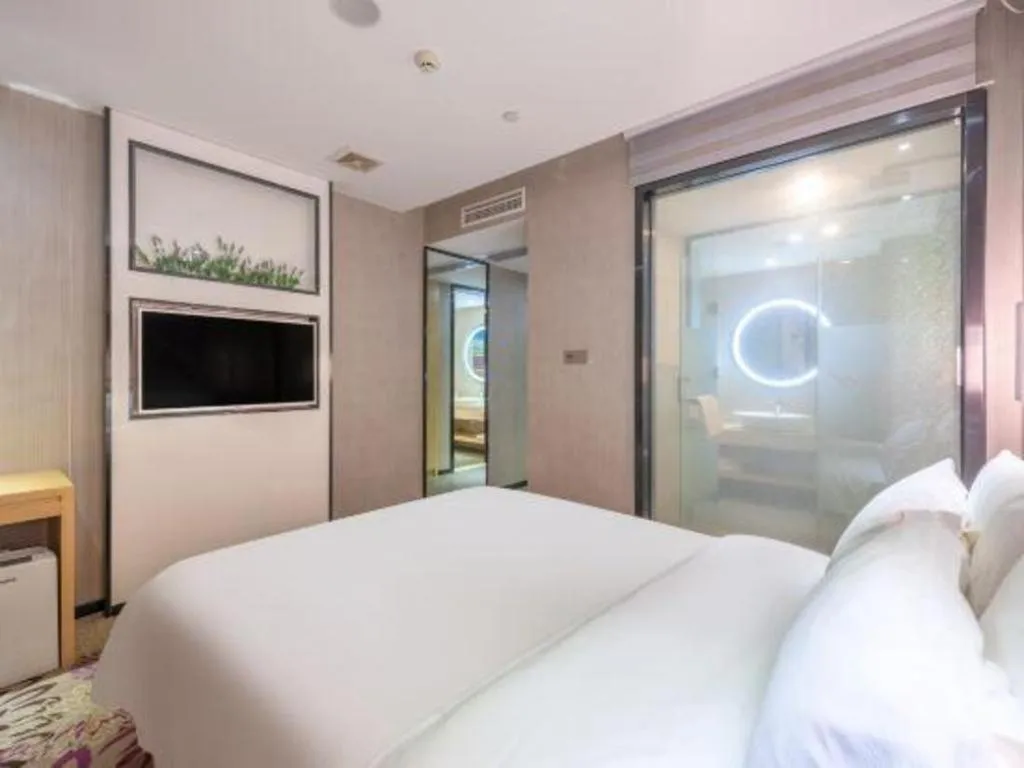 Bed in Lavande Hotels Guangzhou Jiahe Wanggang Metro Station Junhe Avenue