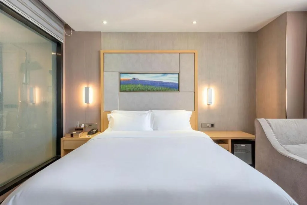 Bed in Lavande Hotels Guangzhou Jiahe Wanggang Metro Station Junhe Avenue