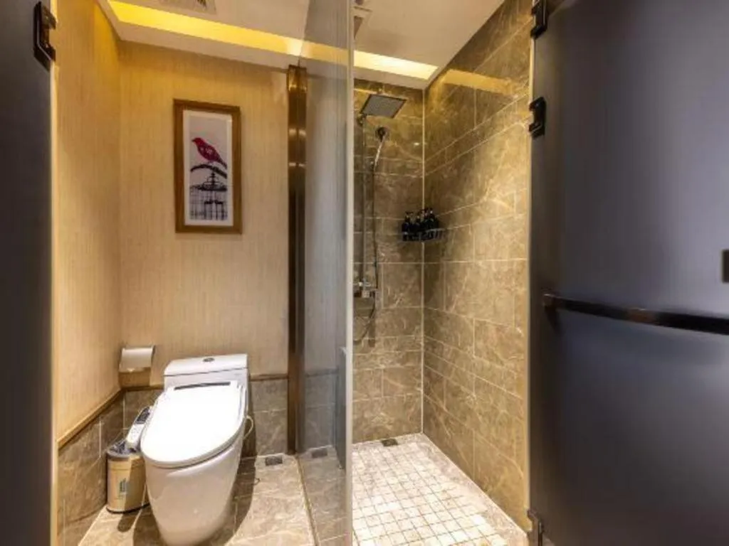 East Queen Hotel (Xi'an Beimen Metro Station)