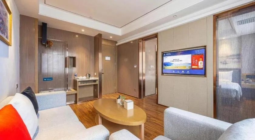 East Queen Hotel (Xi'an Beimen Metro Station)