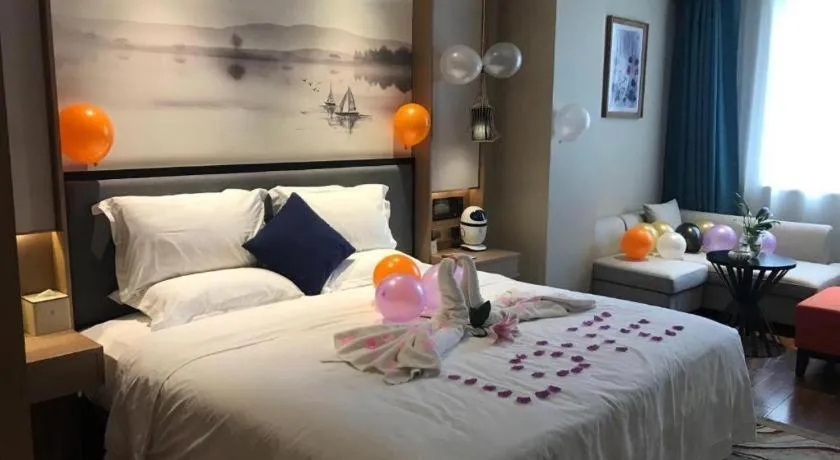 Bed in East Queen Hotel (Xi'an Beimen Metro Station)