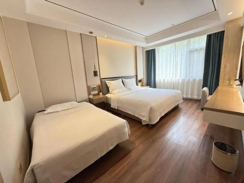 Bed in East Queen Hotel (Xi'an Beimen Metro Station)