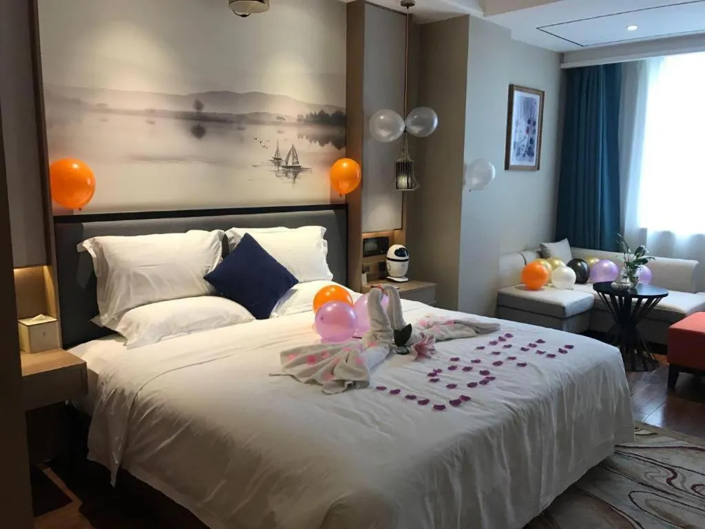 Bed in East Queen Hotel (Xi'an Beimen Metro Station)