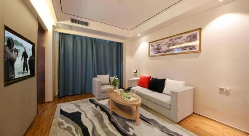 East Queen Hotel (Xi'an Beimen Metro Station)