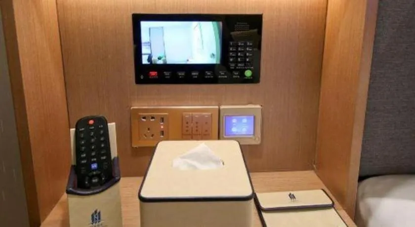 East Queen Hotel (Xi'an Beimen Metro Station)